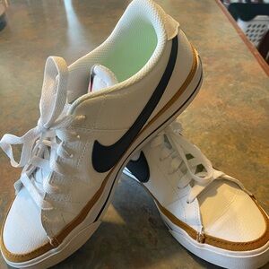 Nike Court Legacy Sneakers